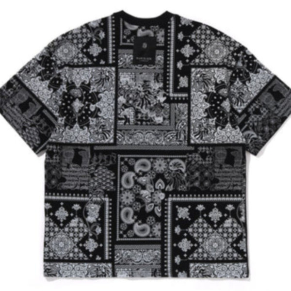 베이프 블랙 페이즐리 티셔츠 2컬러 1L30109321