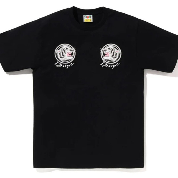 베이프 타이거 수베니어 기념 반팔 티셔츠 2컬러 1K72110138