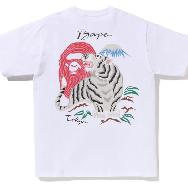 베이프 타이거 수베니어 기념 반팔 티셔츠 2컬러 1K72110138