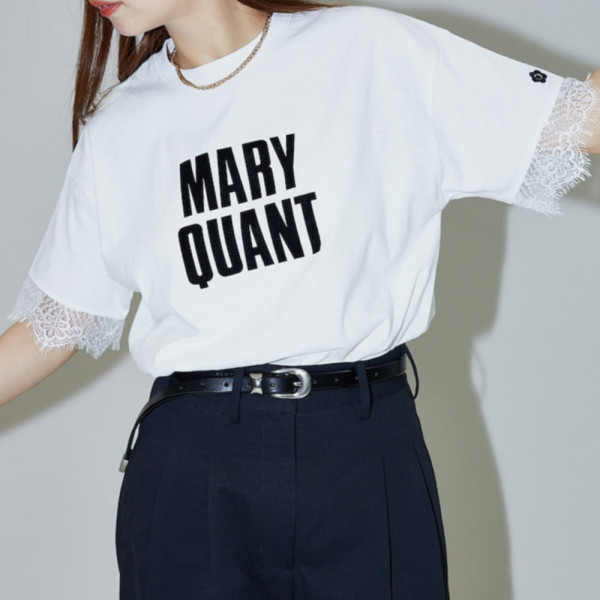 퍼블럭스XMARY QUANT 소매 레이스 플로키 로고 티셔츠 2컬러 3223375300008