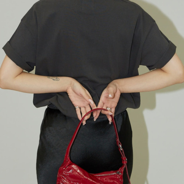 퍼블럭스 MARY QUANT 스터드 첨부 엠보 아트 티셔츠 3컬러 3223375300009