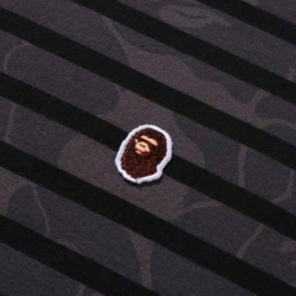 베이프 솔리드 카모 스트라이프 원 포인트 릴렉스핏 티셔츠 2컬러 1L80109305