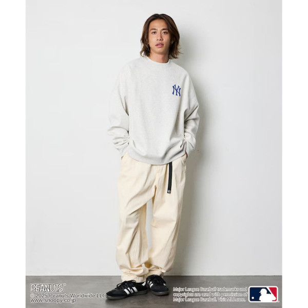 프릭스스토어 MLB×PEANUTS 별주 빅실루엣 백프린트 크루넥 스웨트 티셔츠 양키스 3컬러 1221248900913