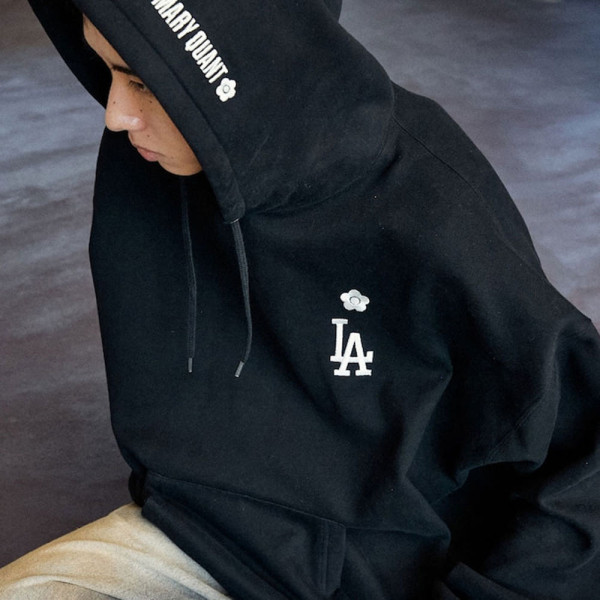 퍼블럭스 MARY QUANT 자수 스웨트 후디 3컬러 3110375300002