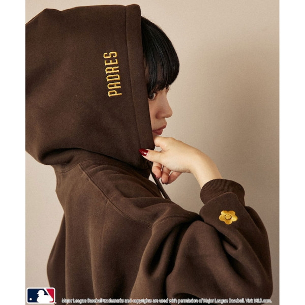 퍼블럭스 MARY QUANT 자수 스웨트 후디 3컬러 3110375300002