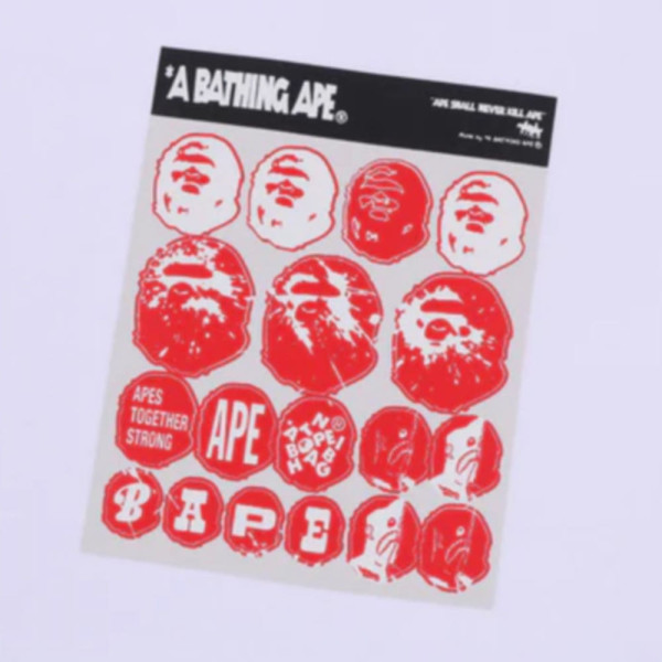 베이프 베이프 스티커 그래픽 릴렉스핏 티셔츠 3컬러 1L80110319