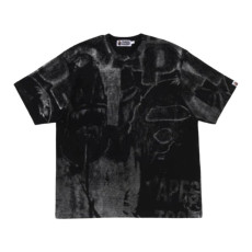 베이프 메탈릭 코팅 오버롤 프린트 릴렉스핏 티셔츠 블랙 1L80109310